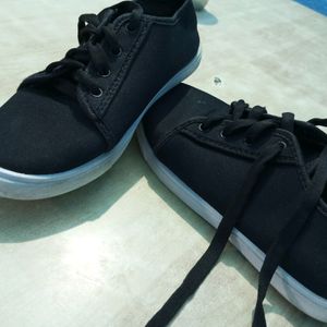 Women's Black Sports Shoes