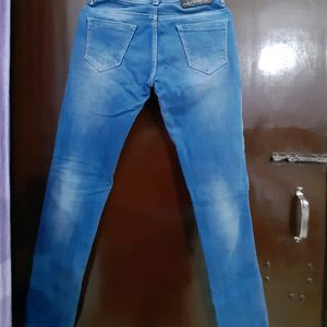 women medium washed rugged jeans