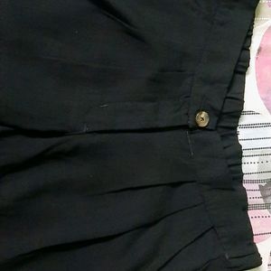 Cropped Black Ladies Trousers