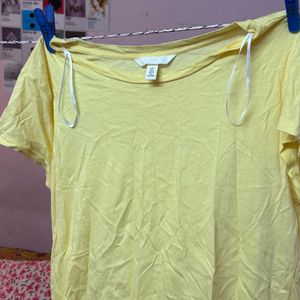 H&M Yellow Tshirt 🍋