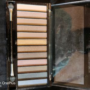 Makeup Revolution Eye Shadow Palette