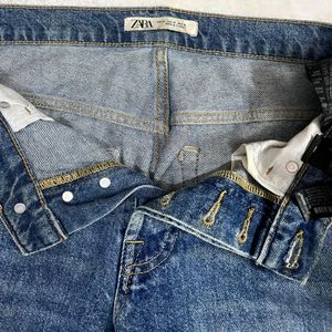 ZARA DISTRESSED BLUE JEANS SIZE -32