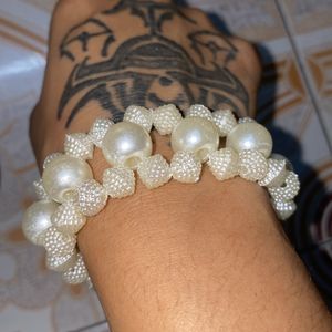 Pearl Bracelets For Women’s