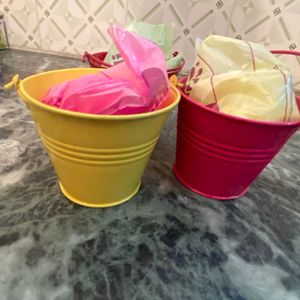 Cute Little Buckets With Colour Packets