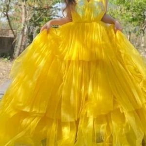 New Hollywood Stayle Beautiful Gown Dress Ne