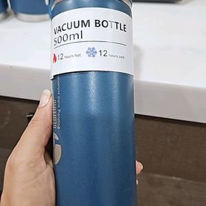 Geofluid Vacuum Thermas Bottle With Cups