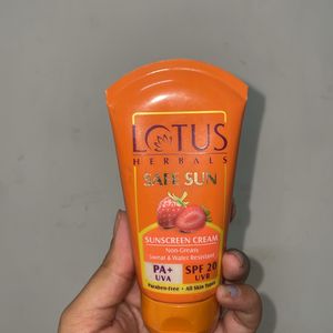 Lotus Herbals SPF 20 Sunscreen✨