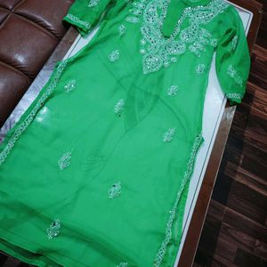 Chikankari Kurti💚