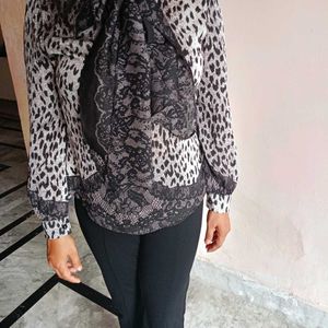 Beutiful Top With Multi Ways Tie