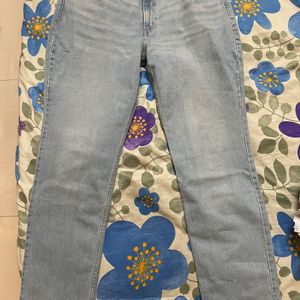 Levis Low Pitch Straight Heavily Washed Jeans