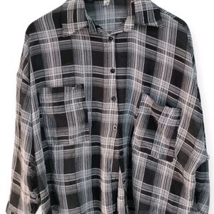 Black Plaid Shirt (Woman)