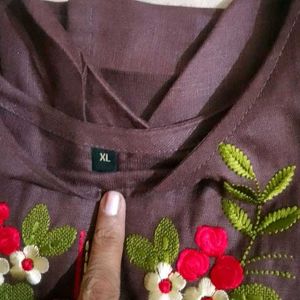 Beautiful Embroidery On Kurti