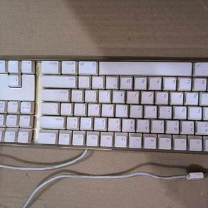 Apple A1048 Keyboard