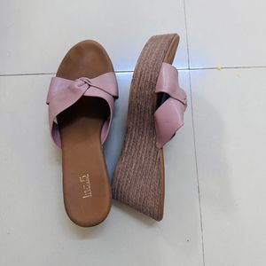 A Good Pair Of Peach-coloured Comfort Sandals