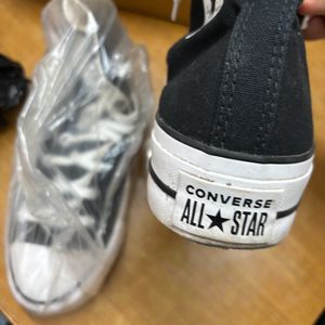 ORIGINAL CONVERSE HIGHTOP SNEAKERS WITH BOX