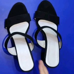 Fashion Tails Black Block Heels For Women's