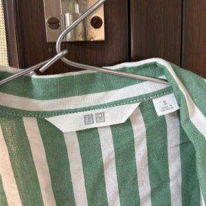 UNIQLO CROP SHIRT