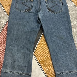 3 Quarter Capri Jeans( Fully New)