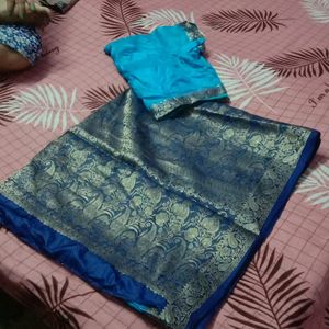 Saree With Blouse Attached 💙