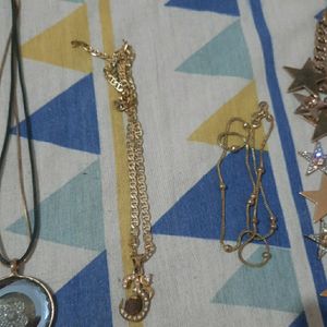 5 Chain Combo With Locket + 1 Earing Free