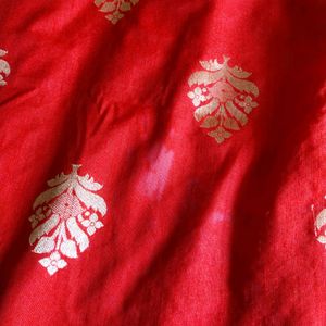 Red And Green With Zari Printed Saree (Women)