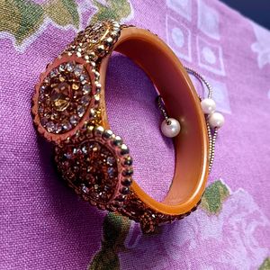 Golden Shining Bracelet With Pearl Touch