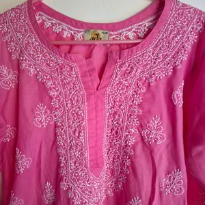 Chikankari Kurti 🌸