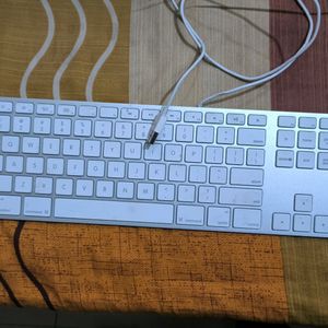 Apple Wired Keyboard