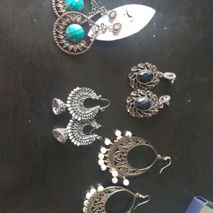 Set of 4 beautiful earrings