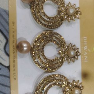 Earrings With Mang Tika