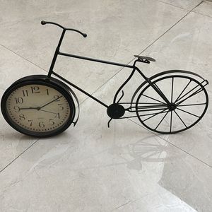 Cycle Shaped Clock