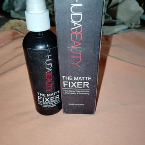 Huda Beauty Makeup Fixer