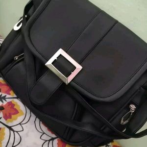 Selling A Beautiful Black Colour Slingbag