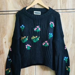 Black Embroidery Work Baggi Sweater Size44-46