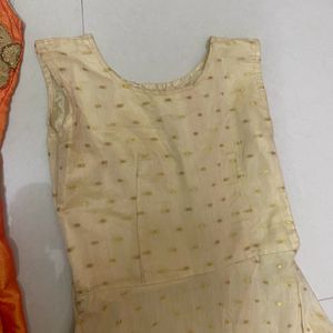 Set Of 2: Gown And Kurta