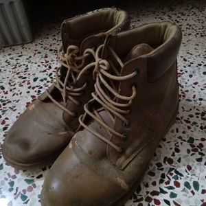 USED BROWN HIGH NECK SHOES/BOOTS