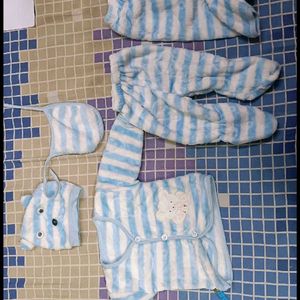 New Without Tag Kids Fur suit For 3-6 Months