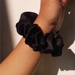 Pack Of 40 Satin Scrunchies