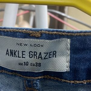 New look ankle length jeans.