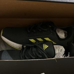 Brand NEW Original Adidas Men Running Shoes