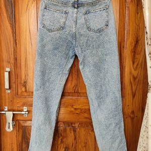 Urbanic Women Blue Highly Distressed Jeans