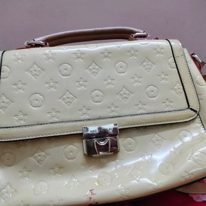 BRANDED MEXICAN BAG (COMPLETELY NEW) JUST IT HAS THE SPOTS THAT ARE SHOWN IN IMAGES CHECK THEM)