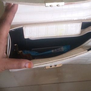 Branded Purse +Small Purs Free