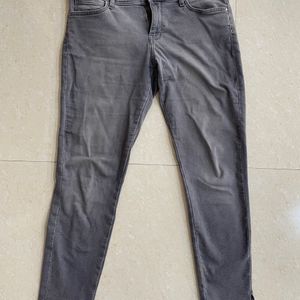 Grey Jeans - Wrangler, Size 32