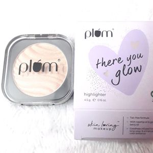 Plum There You Glow Highlighter Champagne Pearl