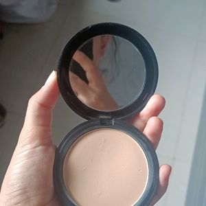 Branded Faces Canada Compact
