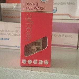 Keracylic Foaming Facewash