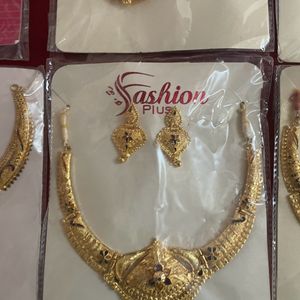Moti, Diamond Necklace Set With Earrings Mangtika