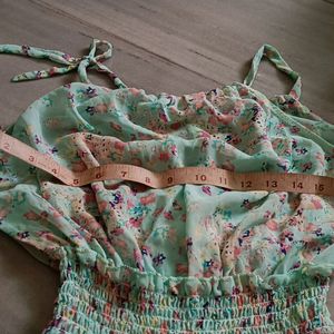 Beautiful Hulter Neck Flowered Print Top.