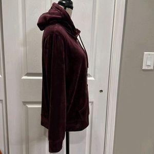 Full-Sleeve Hoodie with Kangaroo Pocket (Women's)